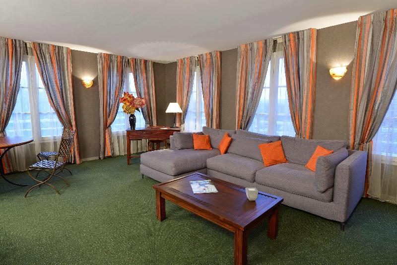 Alfred Hotels Комп'єнь Екстер'єр фото